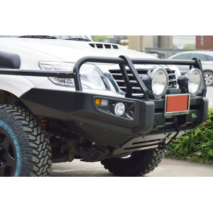 Deluxe Commercial Bull Bar to suit Hilux 2011+